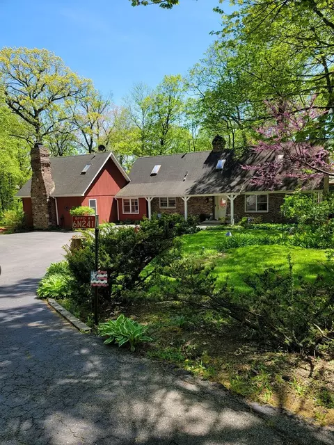 6 N241 Roselle Rd, Roselle, IL 60172