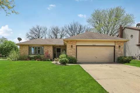 4801 W Glenbrook Trl, Mchenry, IL 60050