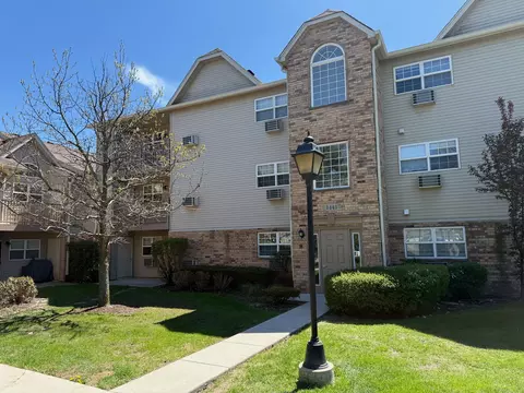 1443 Spring Brook Ct #1B, Round Lake Beach, IL 60073