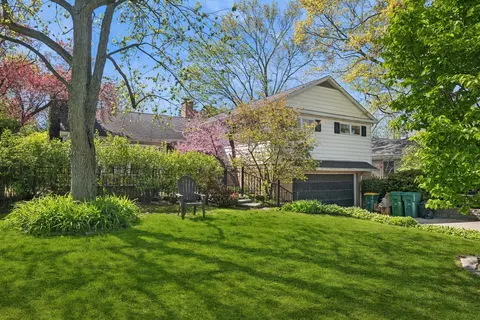 342 Ingram St, Northfield, IL 60093