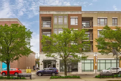801 Village Center Dr #405, Burr Ridge, IL 60527