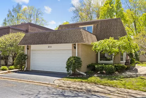 211 Pin Oak Dr, Wilmette, IL 60091