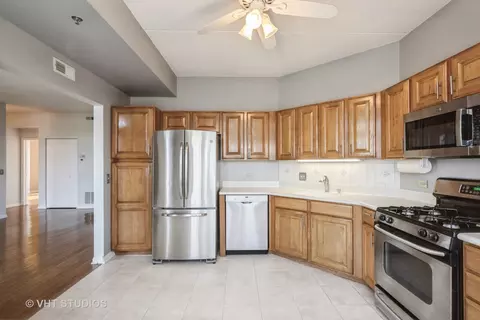 Kitchen - 3115 Town Square Dr #303, Rolling Meadows, IL 60008 photo 1 of 2