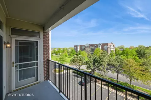 Exterior - 3115 Town Square Dr #303, Rolling Meadows, IL 60008 photo 2 of 3