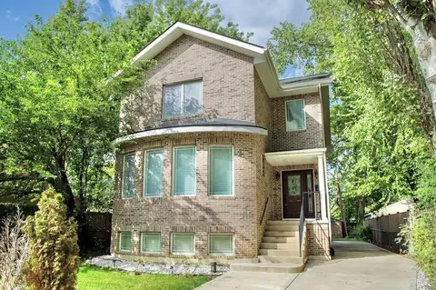 4676 W Peterson Ave, Chicago, IL 60646
