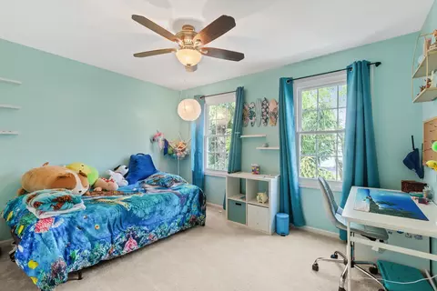 Bedroom - 1411 Yosemite Pkwy, Algonquin, IL 60102 photo 4 of 4