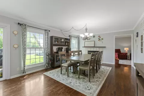 Dining - 1411 Yosemite Pkwy, Algonquin, IL 60102 photo 1 of 2