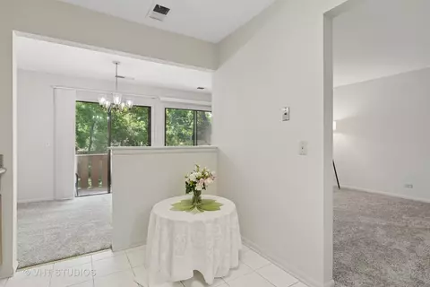 584 Williamsburg Ct #C2, Wheeling, IL 60090 photo 6