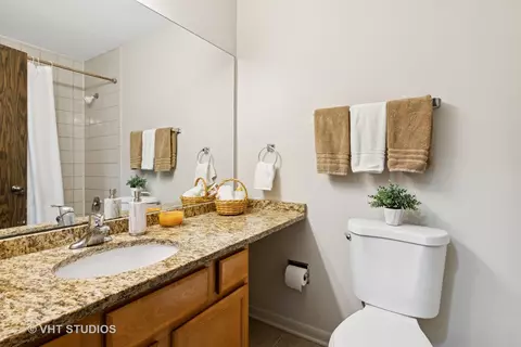 584 Williamsburg Ct #C2, Wheeling, IL 60090 photo 15