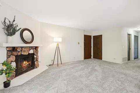584 Williamsburg Ct #C2, Wheeling, IL 60090 photo 12