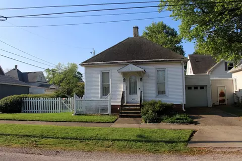 416 W Macon St, Clinton, IL 61727