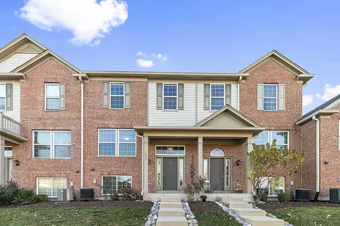 496 Belvedere Ln, Aurora, IL 60502