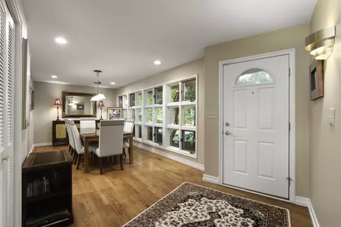 Entry Way - 623 E Bailey Rd, Naperville, IL 60565 photo 2 of 5