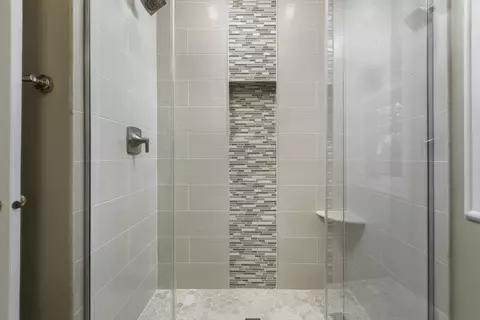 Bath - 623 E Bailey Rd, Naperville, IL 60565 photo 7 of 7