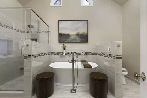 Bath - 623 E Bailey Rd, Naperville, IL 60565 photo 2 of 7