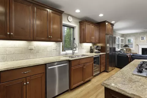 Kitchen - 623 E Bailey Rd, Naperville, IL 60565 photo 3 of 5