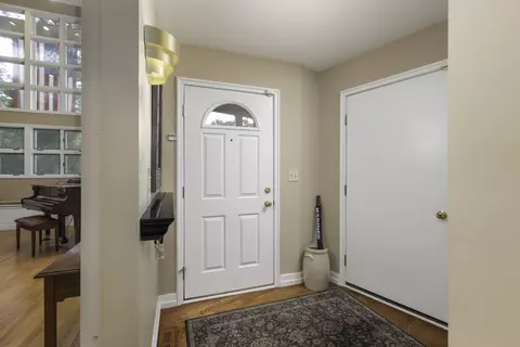 Entry Way - 623 E Bailey Rd, Naperville, IL 60565 photo 5 of 5