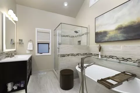 Bath - 623 E Bailey Rd, Naperville, IL 60565 photo 3 of 7