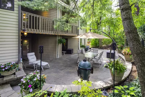 Exterior - 623 E Bailey Rd, Naperville, IL 60565 photo 3 of 9