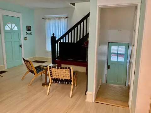Entry Way - 404 W Union St, Bloomington, IL 61701 photo 1 of 6