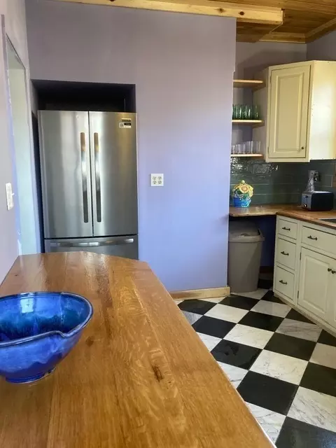 Kitchen - 404 W Union St, Bloomington, IL 61701 photo 2 of 5