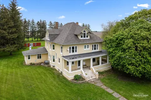 2035 Chicago Rd, Earlville, IL 60518