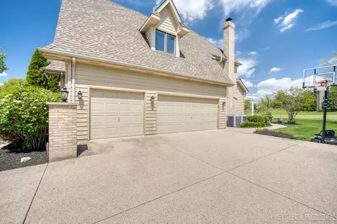 2401 Legacy Dr, Aurora, IL 60502 photo 31