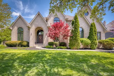 2401 Legacy Dr, Aurora, IL 60502