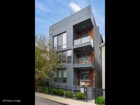 1542 W Fry St #2, Chicago, IL 60642