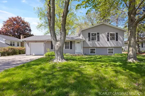 26 W266 Jewell Rd, Winfield, IL 60190