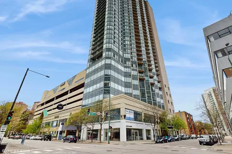 111 W Maple St #1001, Chicago, IL 60610