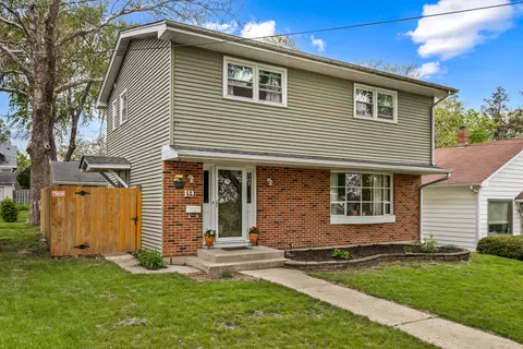 19 S 11th St, Saint Charles, IL 60174