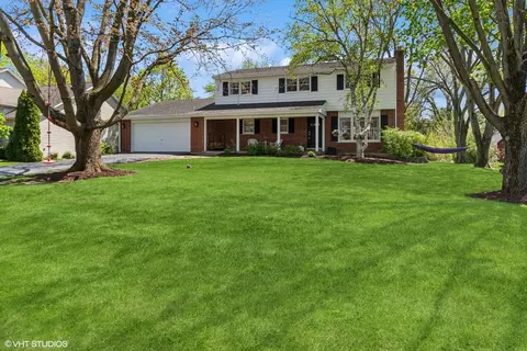 27 W733 Greenview Ave, Warrenville, IL 60555