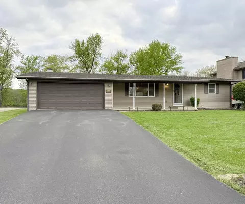 Exterior - 1663 Brandywine Ln, Dixon, IL 61021 photo 2 of 3