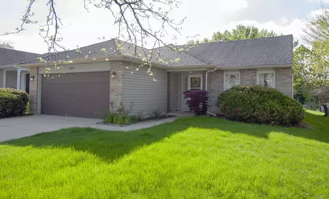 662 Dover Dr, Elgin, IL 60120