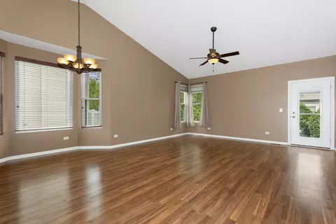 1300 Bridgehampton Dr, Plainfield, IL 60586 photo 4