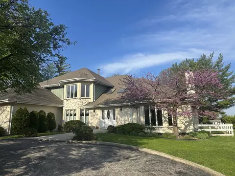 8301 Cambridge Ct, Downers Grove, IL 60516