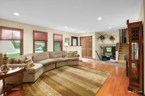 1066 Maple Ln, Batavia, IL 60510 photo 5