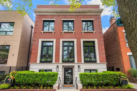2245 N Magnolia Ave, Chicago, IL 60614
