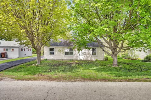 2419 Garden St, Joliet, IL 60435