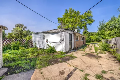 Exterior - 14839 Cooper Ave, Harvey, IL 60426 photo 2 of 3