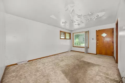Living - 14839 Cooper Ave, Harvey, IL 60426 photo 1 of 2