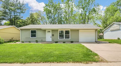 1501 Lincolnwood Dr, Urbana, IL 61802