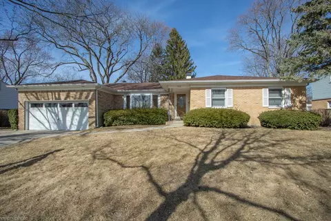 1312 E Dorothy Dr, Palatine, IL 60074