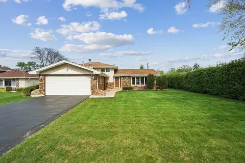 10443 S 82nd Ct, Palos Hills, IL 60465