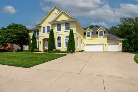 Exterior - 2201 Foxtail Rd, Bloomington, IL 61704 photo 13 of 13