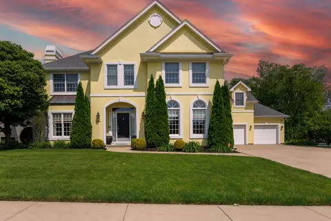 2201 Foxtail Rd, Bloomington, IL 61704