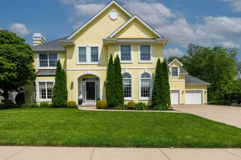 Exterior - 2201 Foxtail Rd, Bloomington, IL 61704 photo 12 of 13