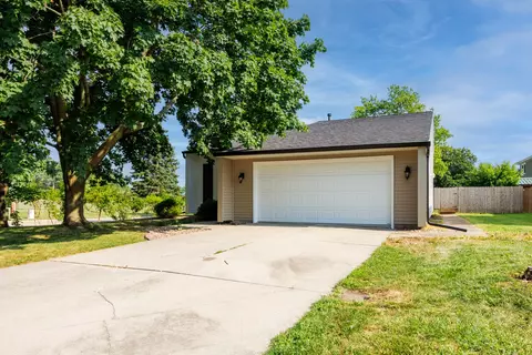 Exterior - 107 Regal Dr, Normal, IL 61761 photo 7 of 7