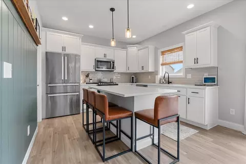 Kitchen - 711 Rapp Dr, Mahomet, IL 61853 photo 2 of 3